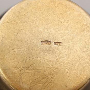TEKOPP MED FAT SAMT bägare, förgyllt silver, Ryssland, 1900-talets första hälft. Vikt ca 219 gram.