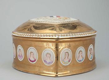 SKÅL med LOCK, porslin, Mellaneuropa 1900-talets första hälft.