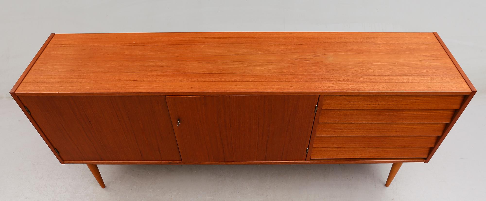 SIDEBOARD, 1900-talets andra hälft.