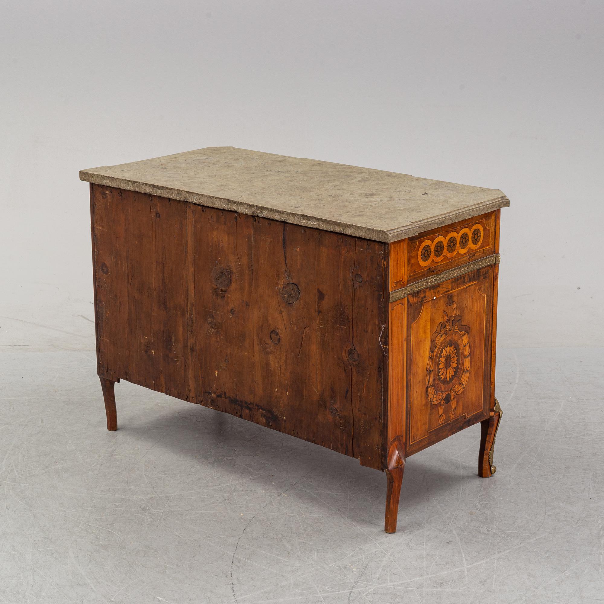 Jonas Hultsten, A Gustavian chest of drawers in the manner of Jonas Hultsten.