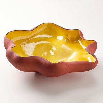 Annika Svensson, stor skål, "Böljande gul", egen ateljé, 2004.