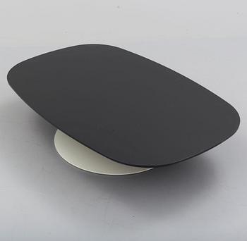 A 2008 model PL502 coffee table by Piero Lissoni for Fritz Hansen.