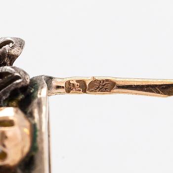 Örhängen, 14K guld och silver, rosenslipade diamanter och odlade pärlor. Ryssland.