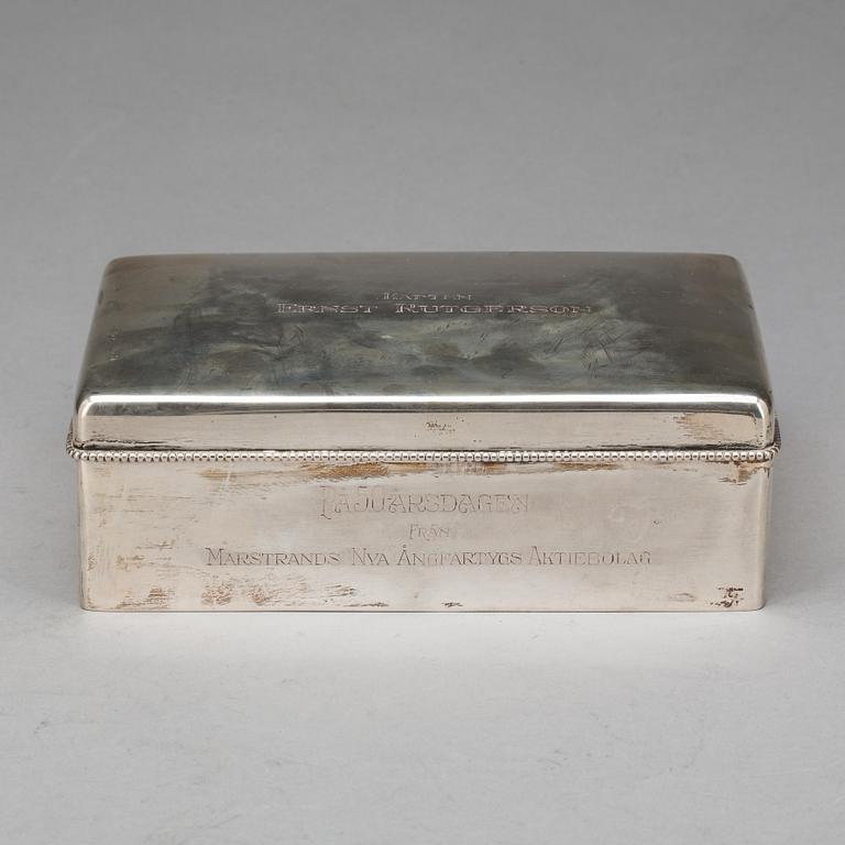 CIGARRLÅDA, silverhalt 835. Importstämplar.