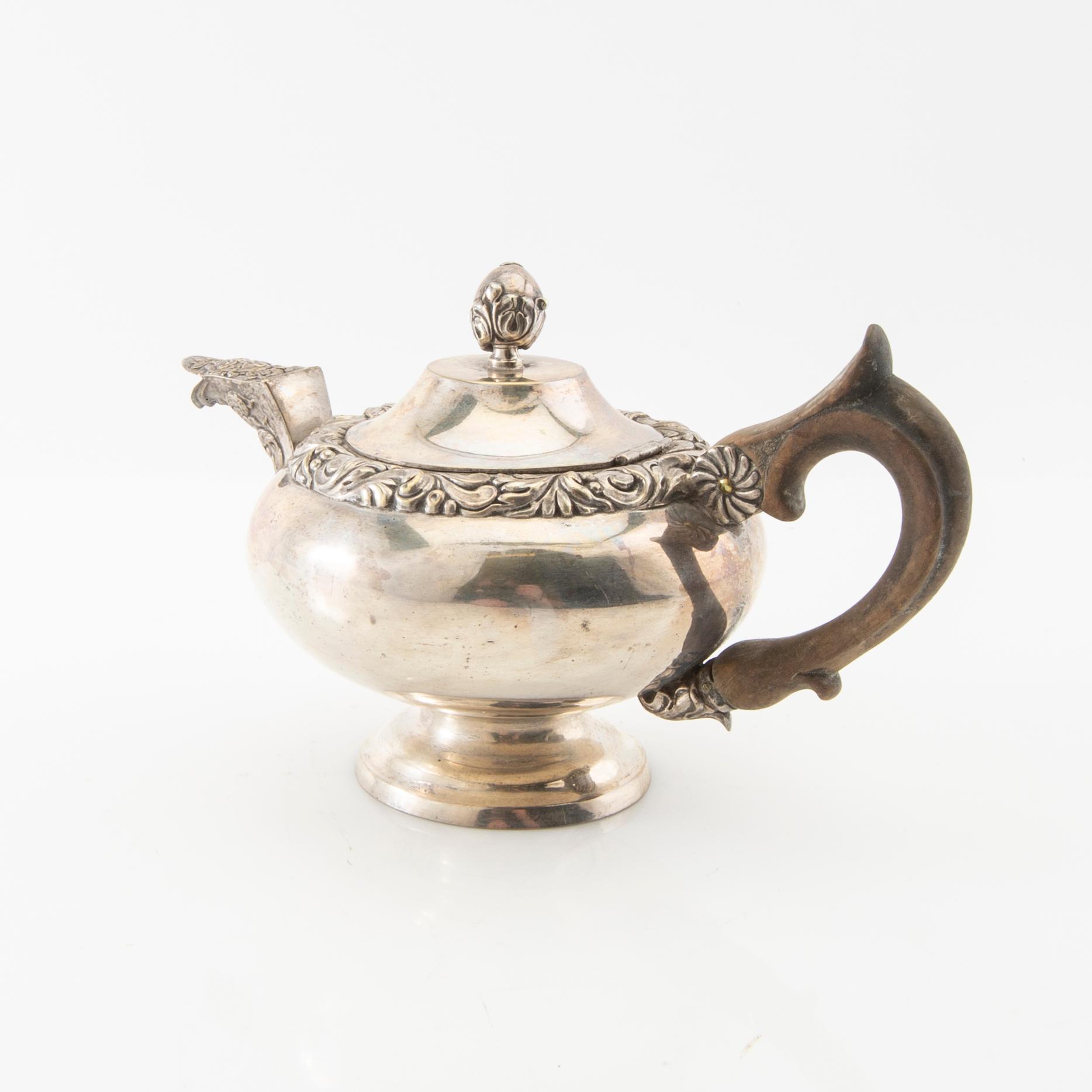 D Herrmansson & Co tekanna silver Stockholm 1839.