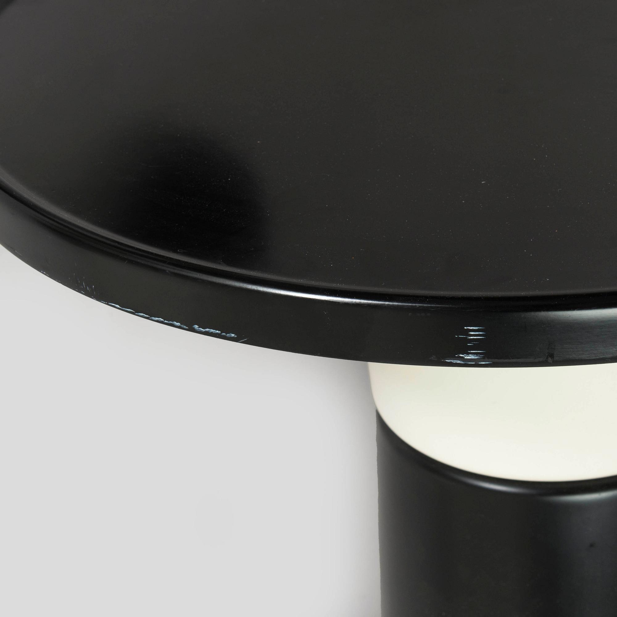 Yrjö Kukkapuro, pöytä, "Saturnus", tilaustyö, Haimi,  1970-luvun loppu.