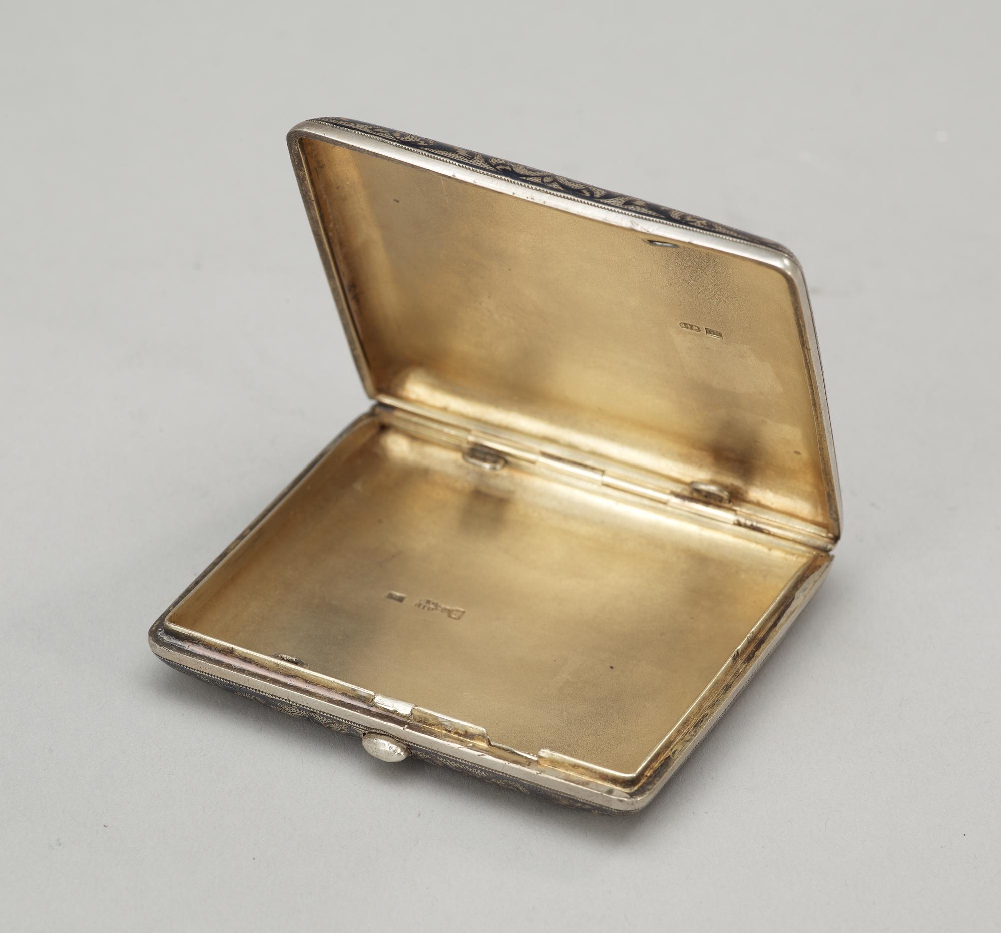CIGARETTETUI, troligen Gustav Klingert, Moskva 1888.