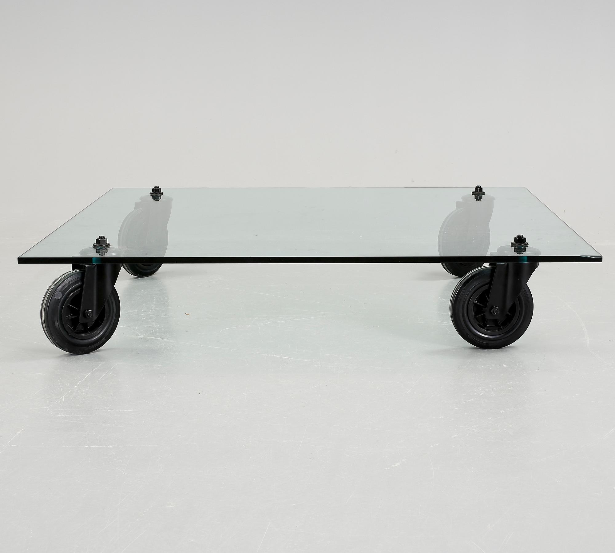 SOFFBORD, "Tavolo con ruote", Gae Aulenti, Fontana Arte, Italien.