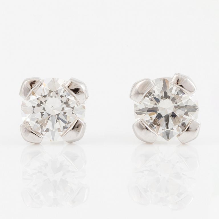 Earrings 18K white gold set with brilliant-cut diamonds, accompanied by GIA dossier.