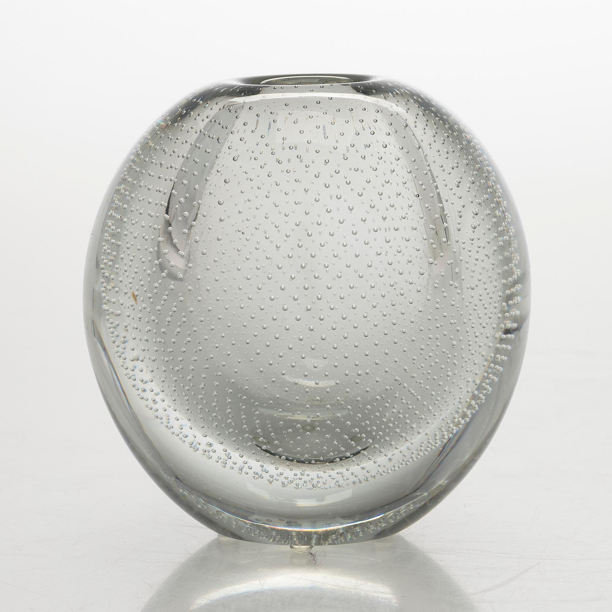 Gunnel Nyman, vas, modell "GN 17", signerad G. Nyman Nuutajärvi Notsjö -53.