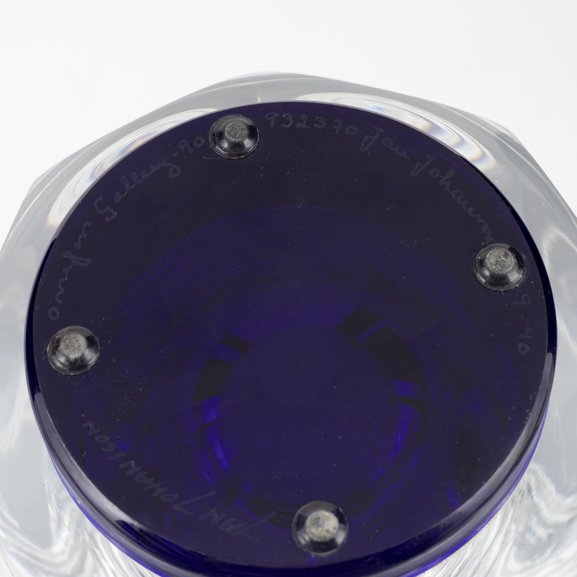 Jan Johansson, a glass vase, Orrefors Gallery, 9/40, 1990.