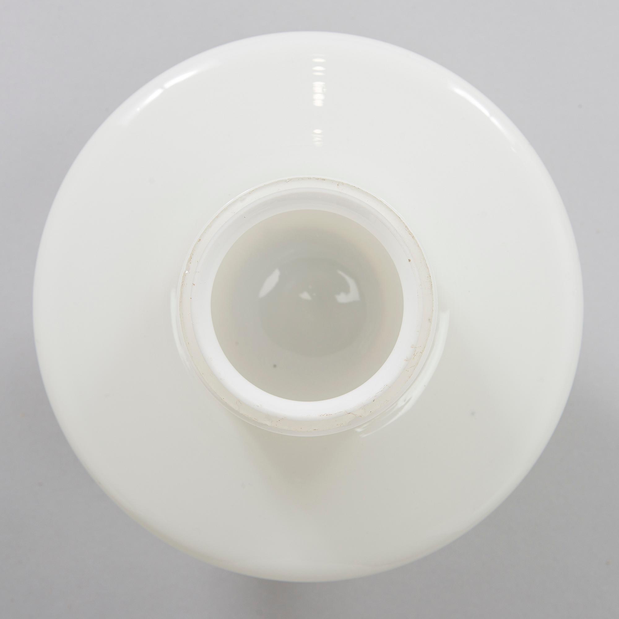 Paavo Tynell, a 1930s '2083' glass shade for Taito.