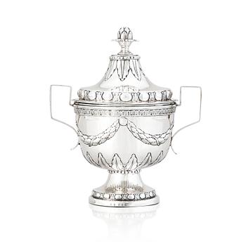 216. A Swedish Gustavian silver sugar bowl, mark of Lars Boye, Stockholm 1780.