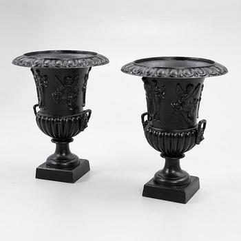 Garden urns, a pair, 20th century.