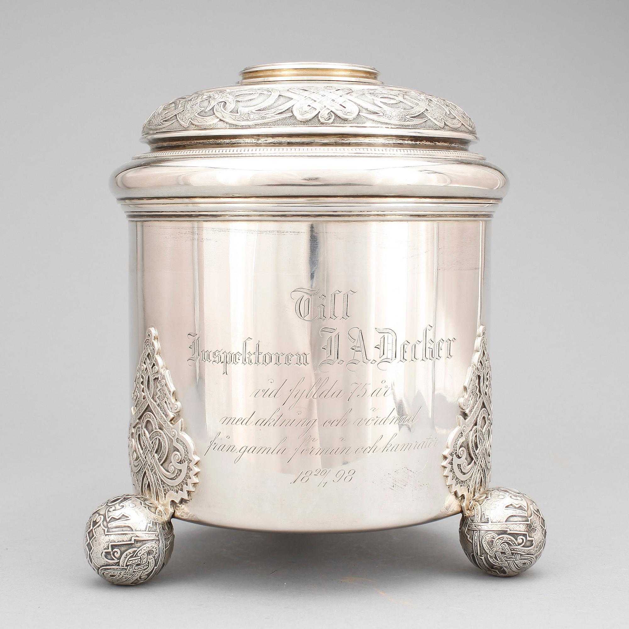 DRYCKESKANNA, silver, K Anderson, Stockholm 1897. Vikt ca 1354 gram.