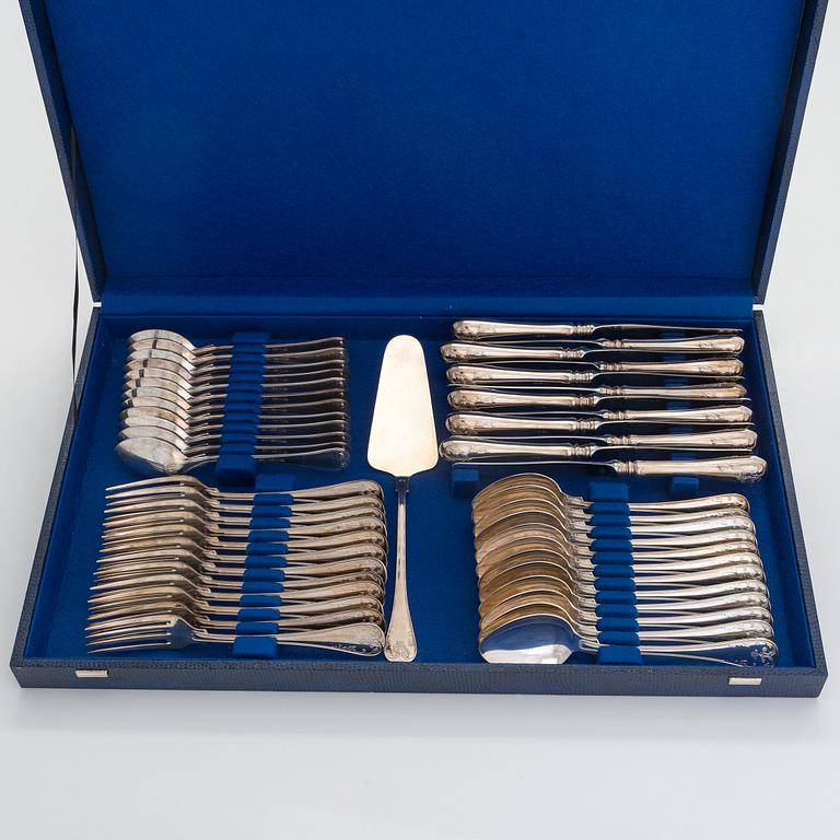 Ruokailuvälineet, 49 osaa, "Gammal Fransk", hopeaa (830), GAB 2004-2005.