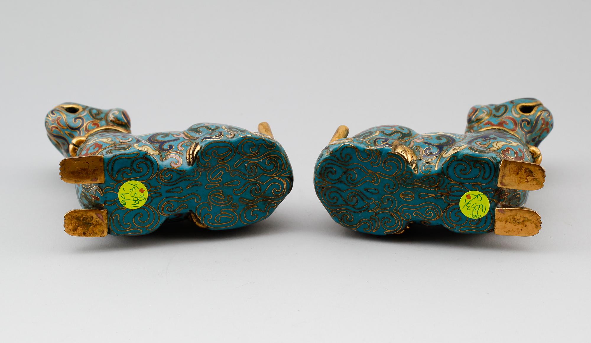 FIGURER, 1 par, cloisonné, Kina, Qing dynasti 1662-1912.