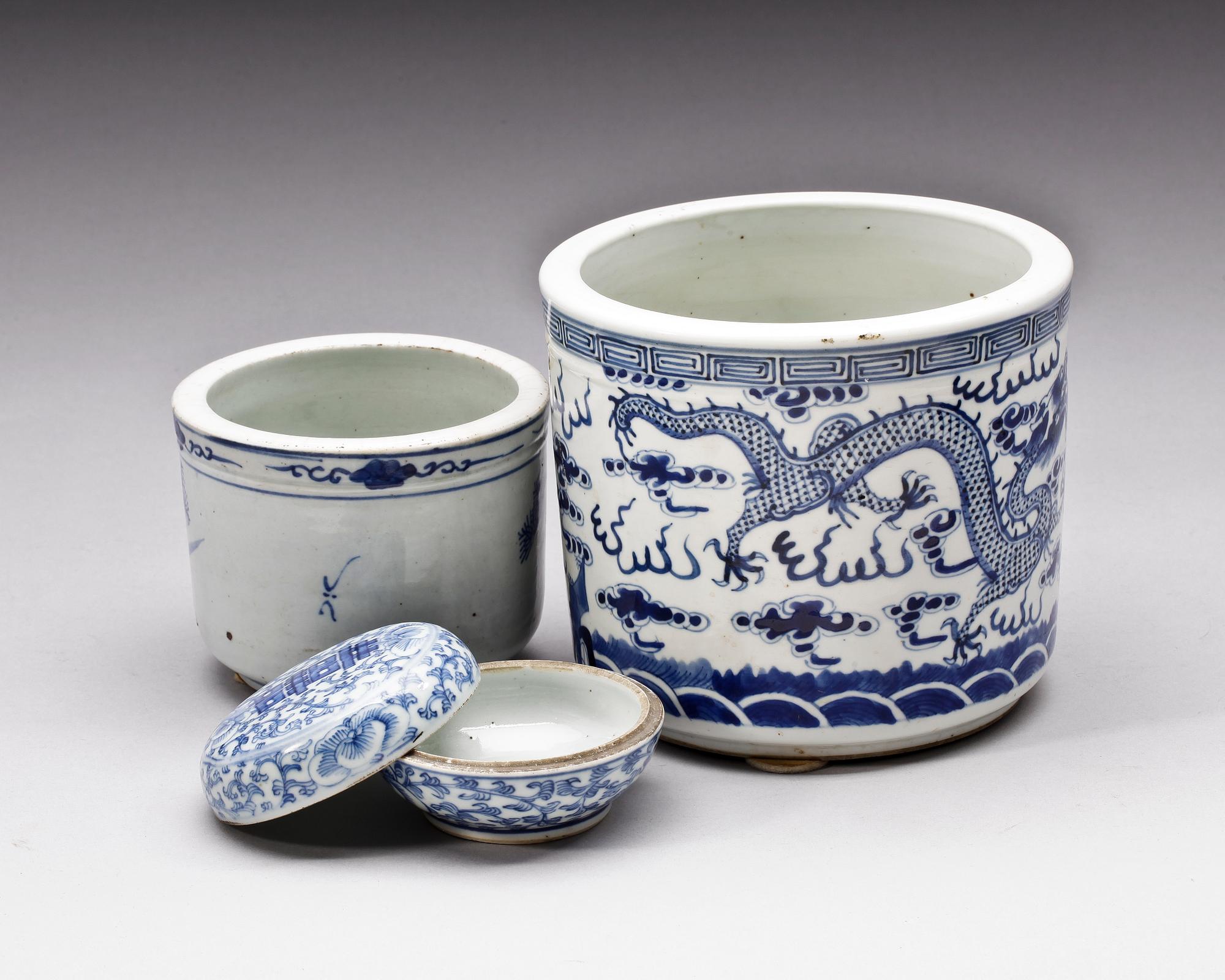 YTTERFODER, 2 st samt LOCKASK, porslin, Kina, 1800-1900-tal.