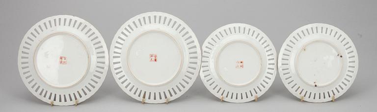 TWO PAIRS OF PLATES.
