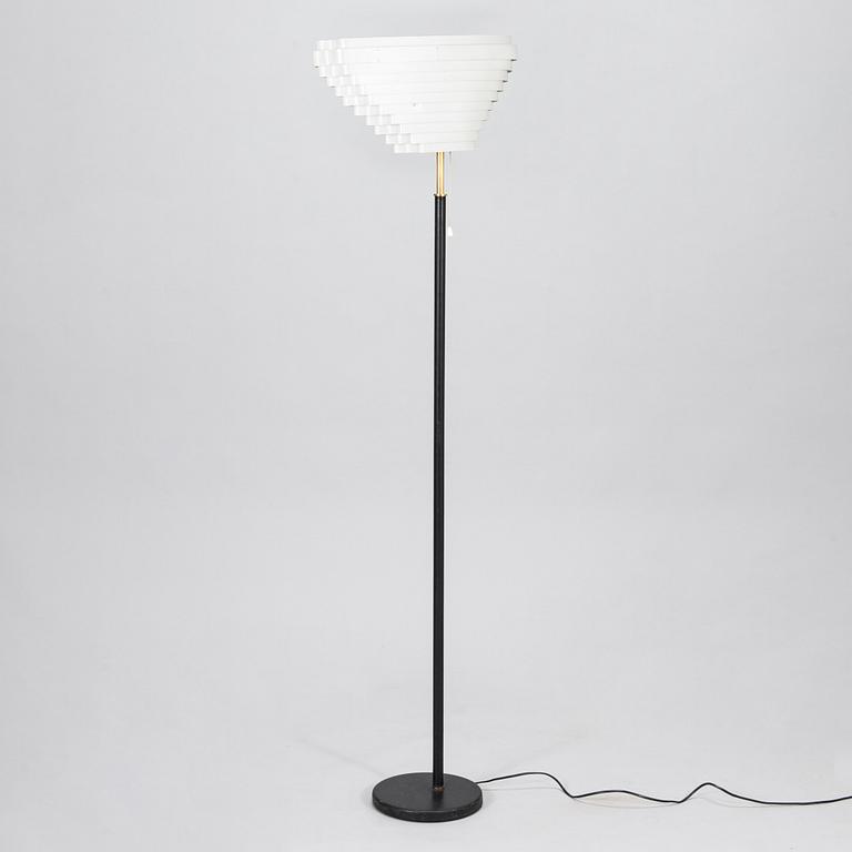 Alvar Aalto, lattiavalaisin, A 805 "Enkelinsiipi". Valaistustyö.