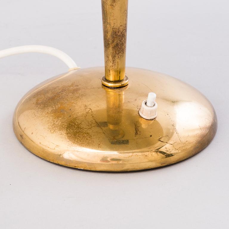 A mid-20th century table lamp for Itsu, Finland.