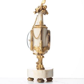 A Louis XVI late 18th Century mantel clock, by Pierre Michel Barancourt (active in Paris 1779-89).