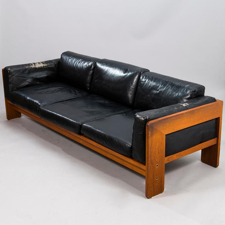 TOBIA SCARPA, a 'Bastiano' leather upholstered teak sofa from Haimi, Finland, the latter half of the 20th century.
