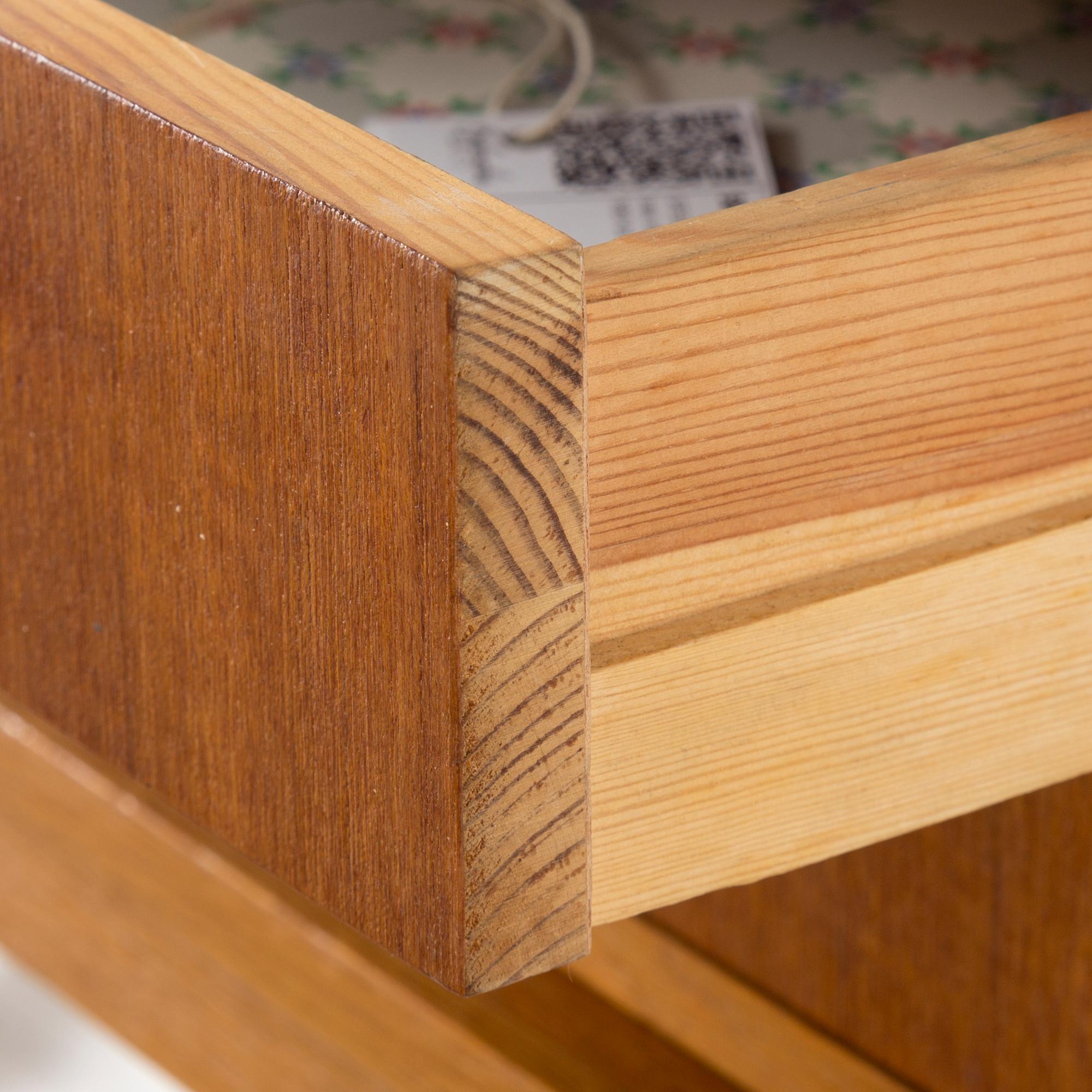 A SWEDISH MIRROR AND TABLE, oak and teak, signed with label "Eriksmåla glas". 1960s.