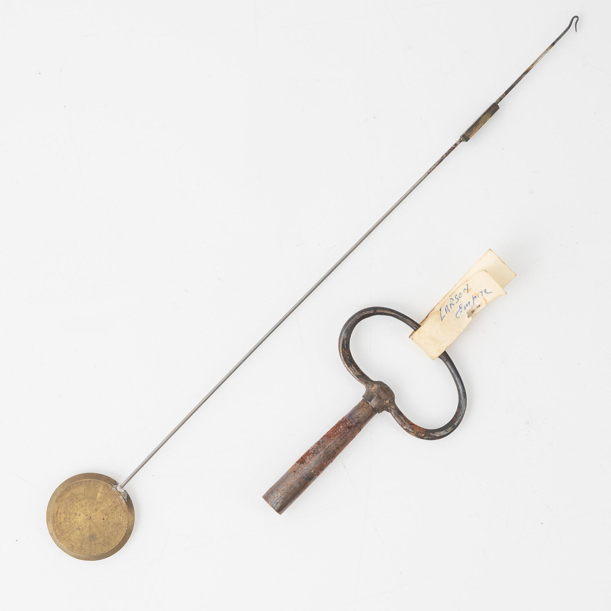 Bordspendyl, signerad  "Tarault à Paris", Empire, 1800-talets början.