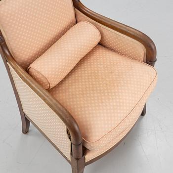 Fåtölj,
Empire, 1800-talets första häft.