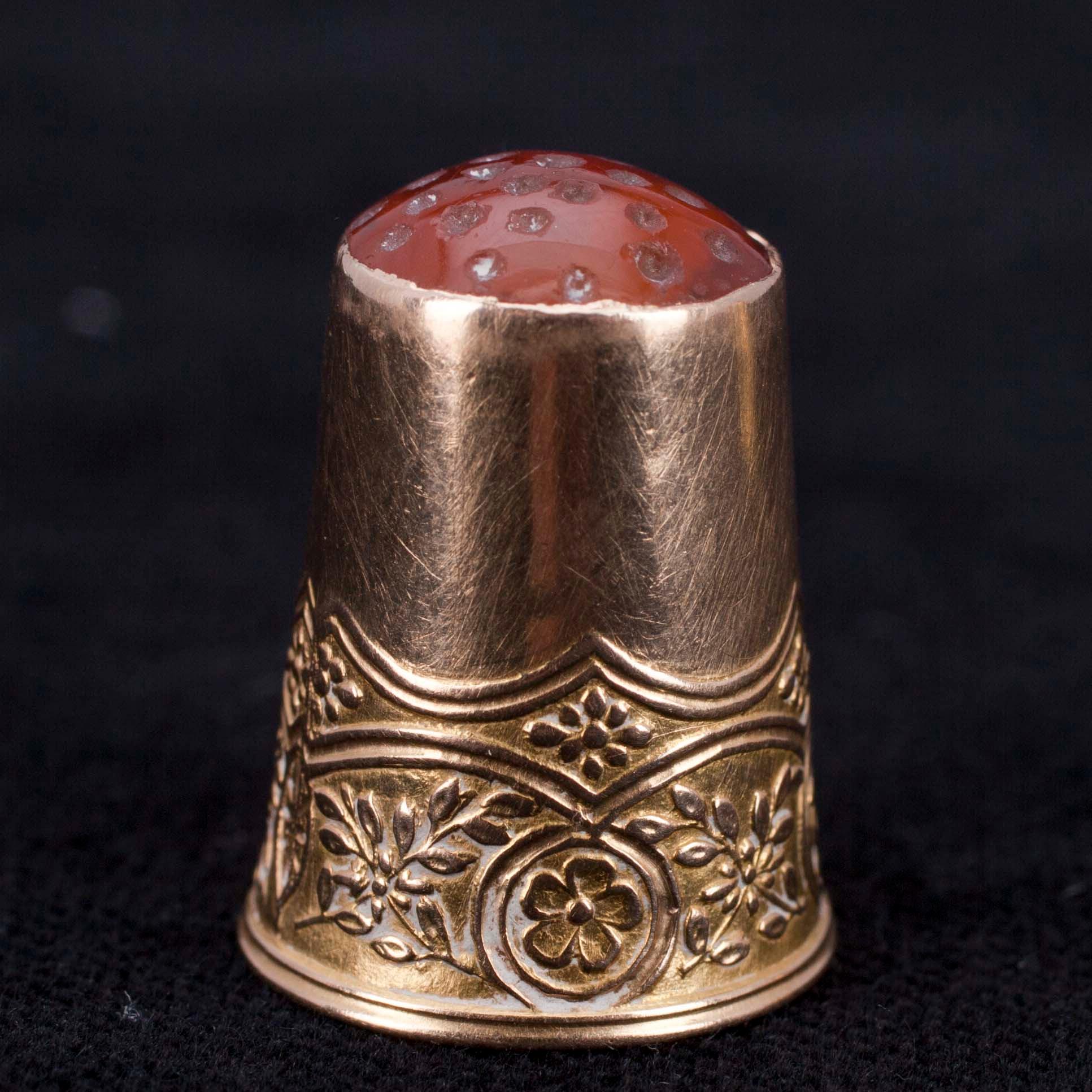 FINGERBORGAR, 3 st, en stämplad, guld 18K.