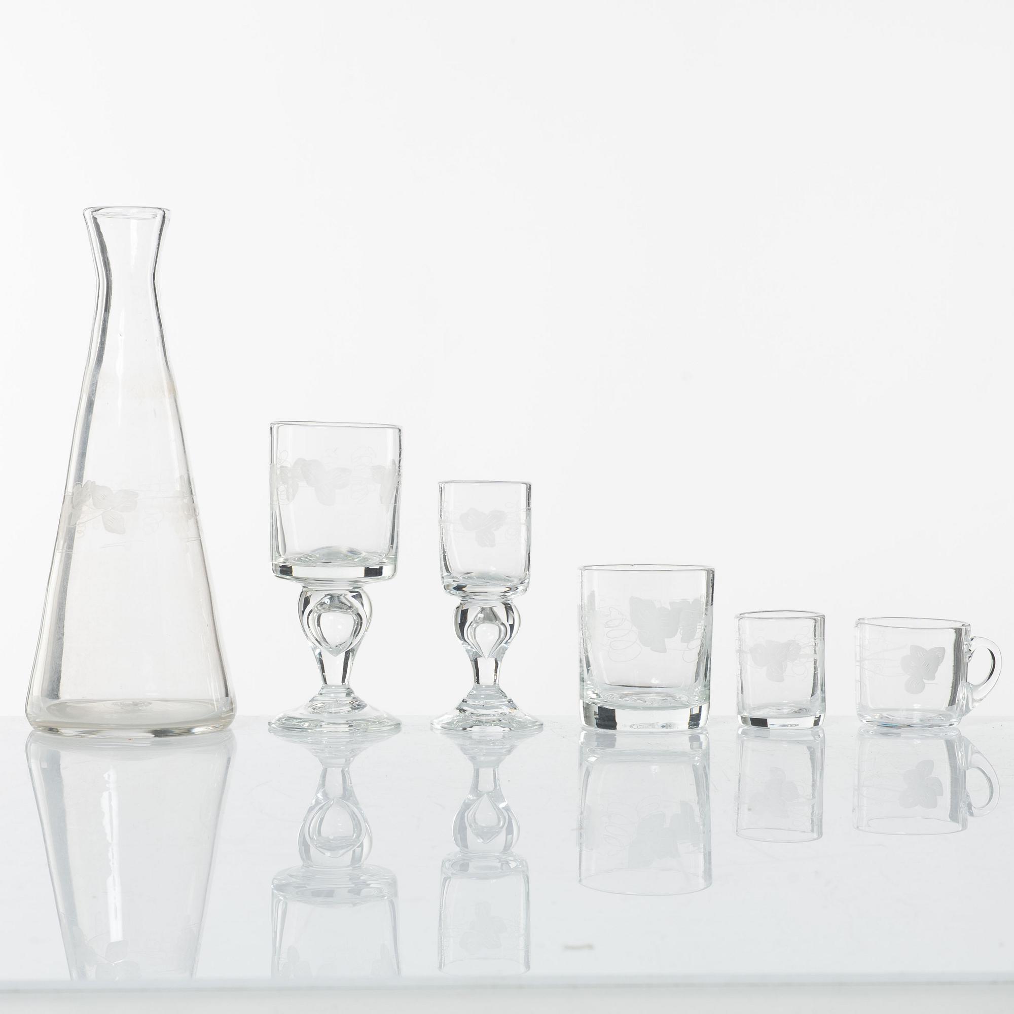 Reijmyre Glasbruk, glass service in model "Antik" (45 pieces).