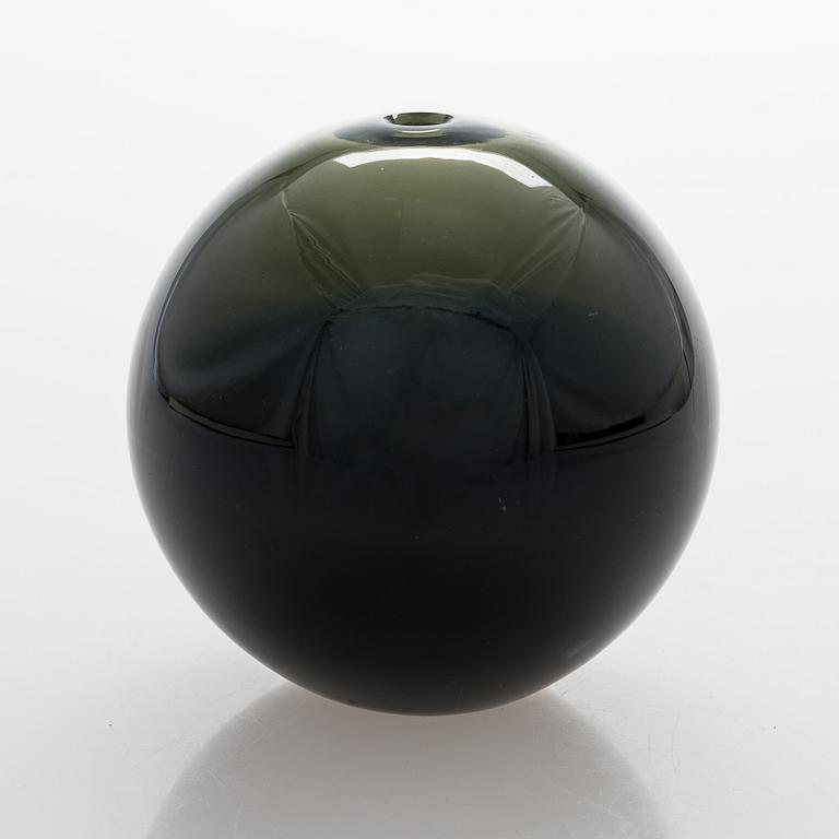 Timo Sarpaneva, glasskulptur. "Åskboll", 3595, signerad Timo Sarpaneva, Iittala -57.