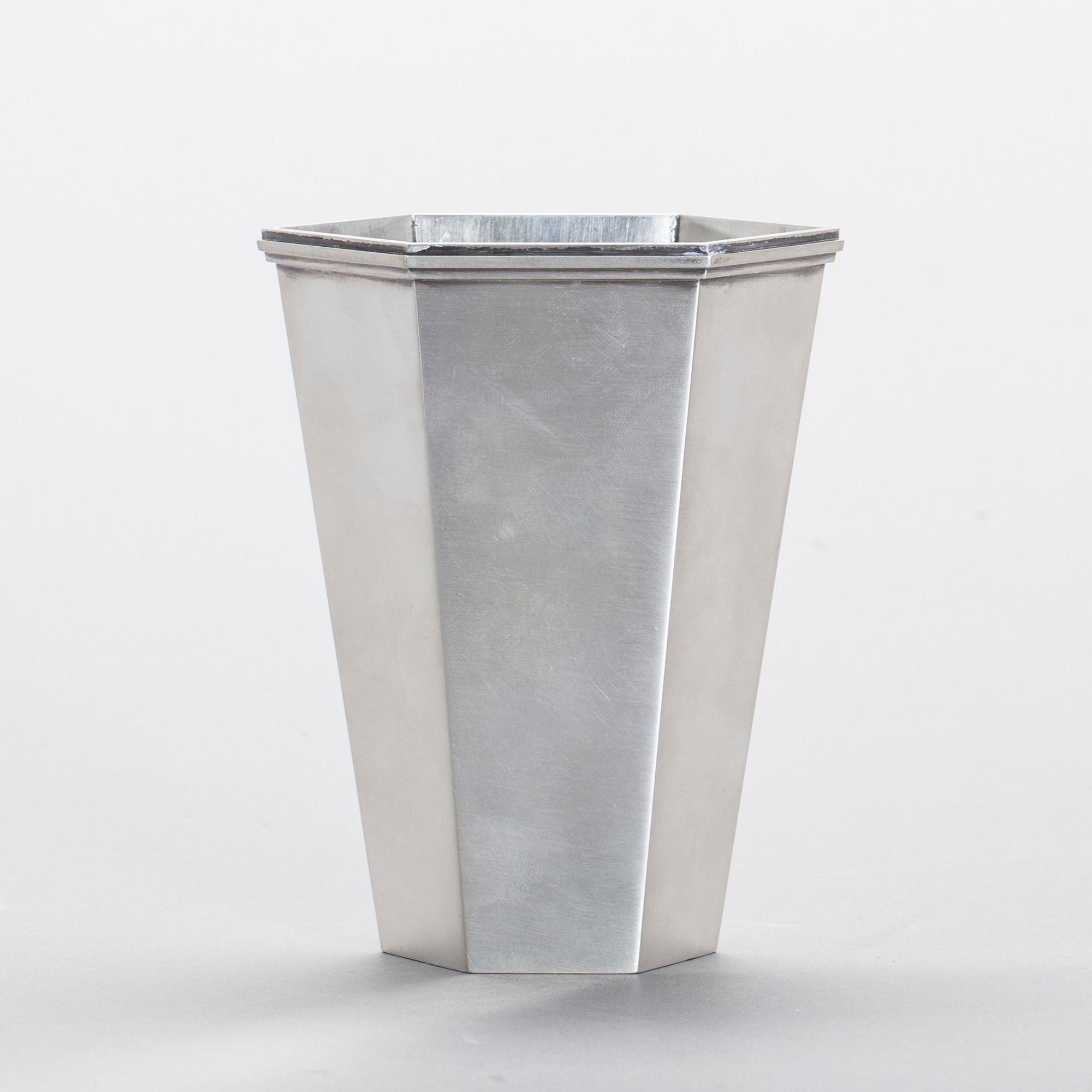BÄGARE, sterlingsilver, Wiwen Nilsson, Lund 1958. Vikt ca 226 gram.