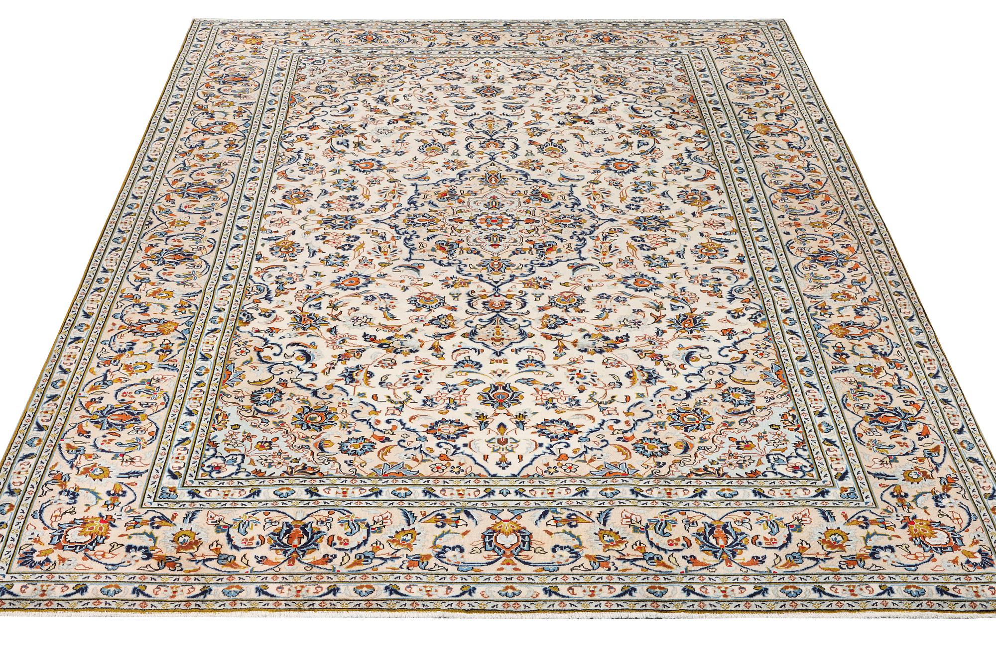 A Keshan carpet, c. 341 x 247 cm.