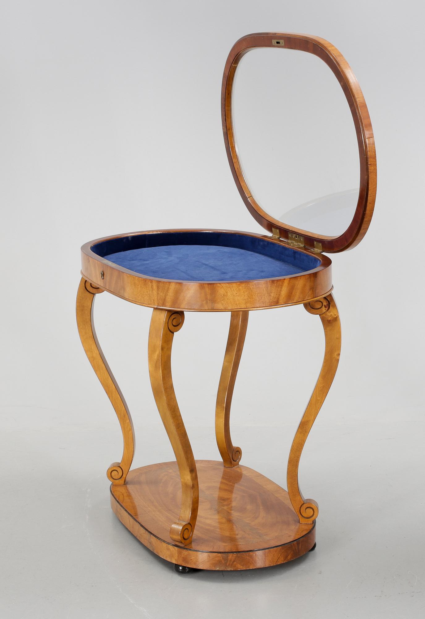 MONTERBORD, kring sekelskiftet 1800/1900.