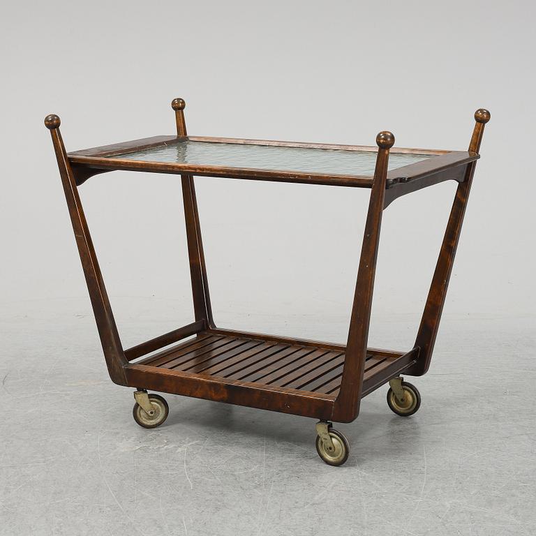 SERVERINGSVAGN, 1900-talets mitt.