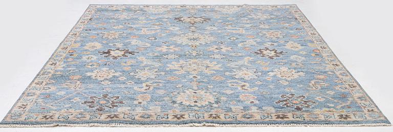 Carpet, Agra, approx. 362 x 264 cm.