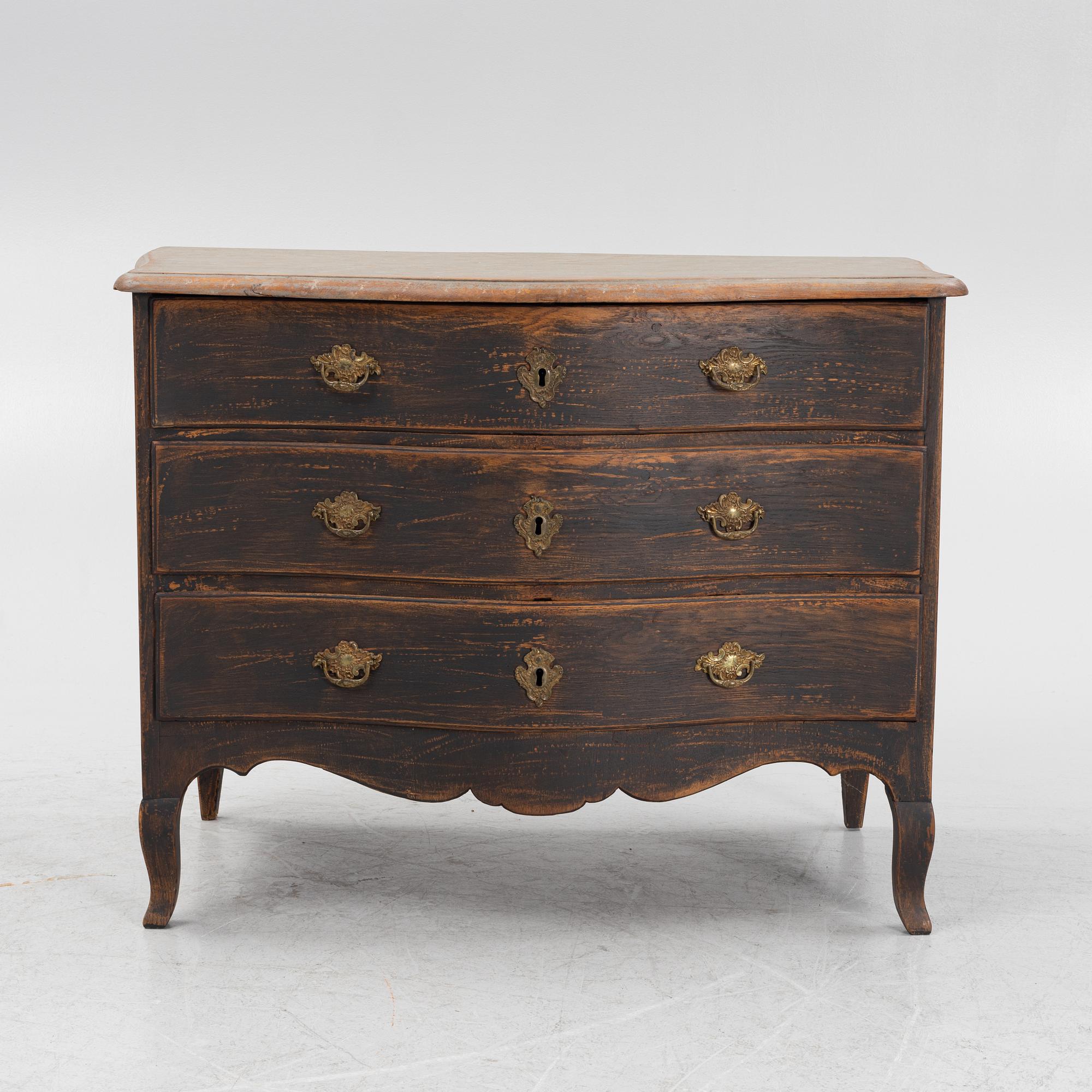A late Baroque chest of drawers, 18th century.
