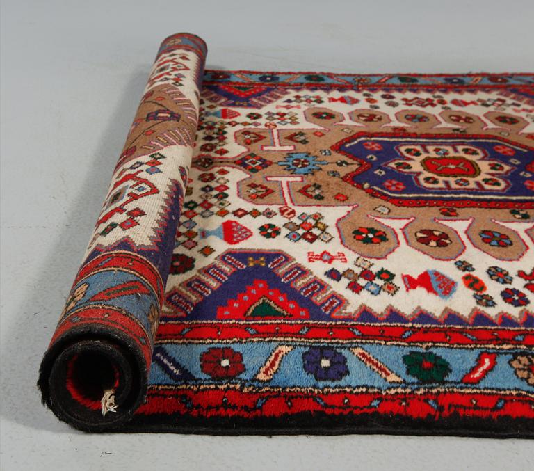 MATTA, orientalisk, 1900-talets slut, ca 205 x 125 cm.