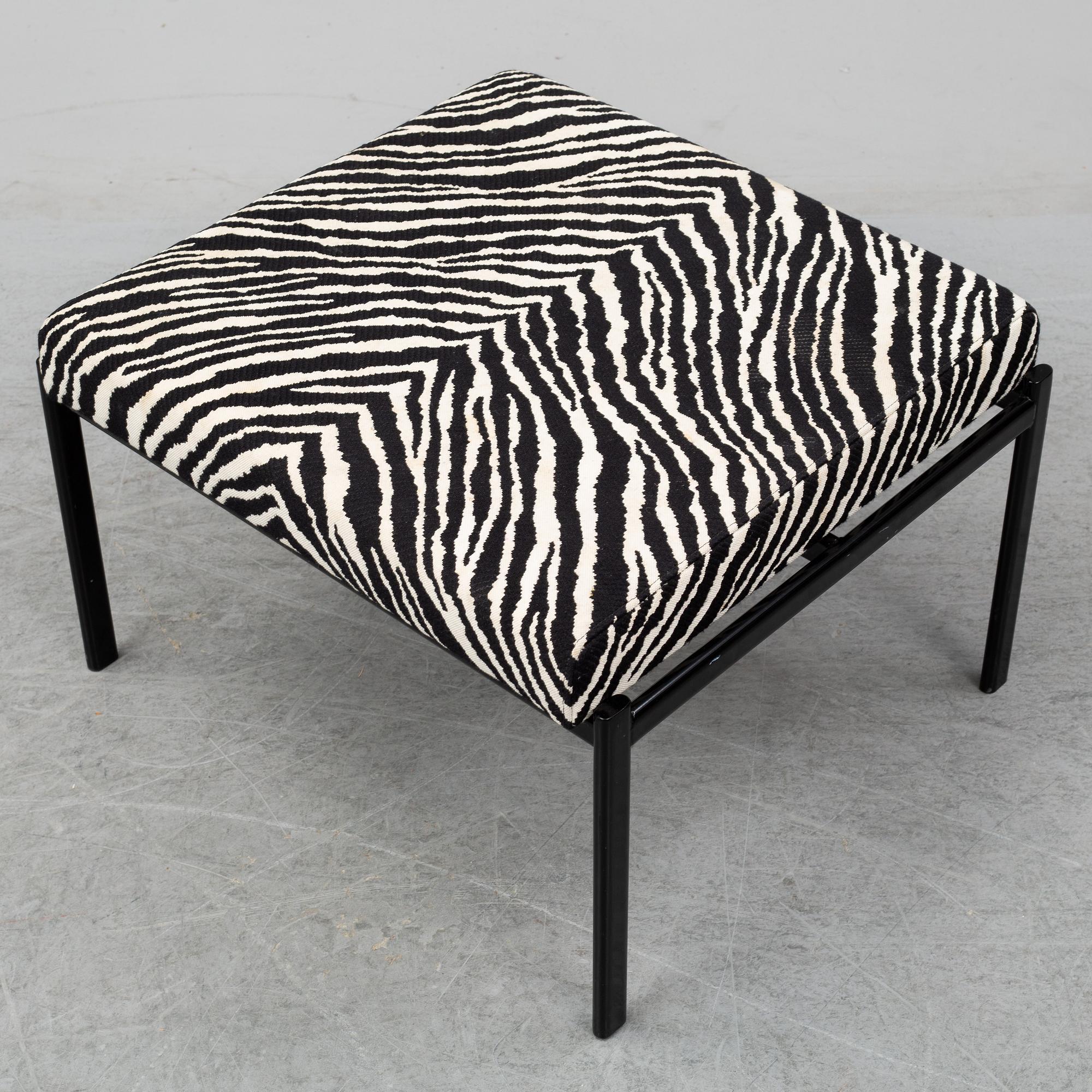 A 'Kiki' bench by Ilmari Tapiovaraa for Artek, designed 1960.
