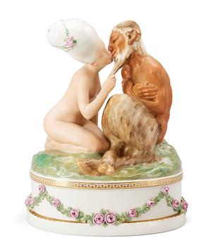 1034. GERHARD HENNING, figurgrupp, Den Kongelige Porcelainsfabrik, Danmark 1920.