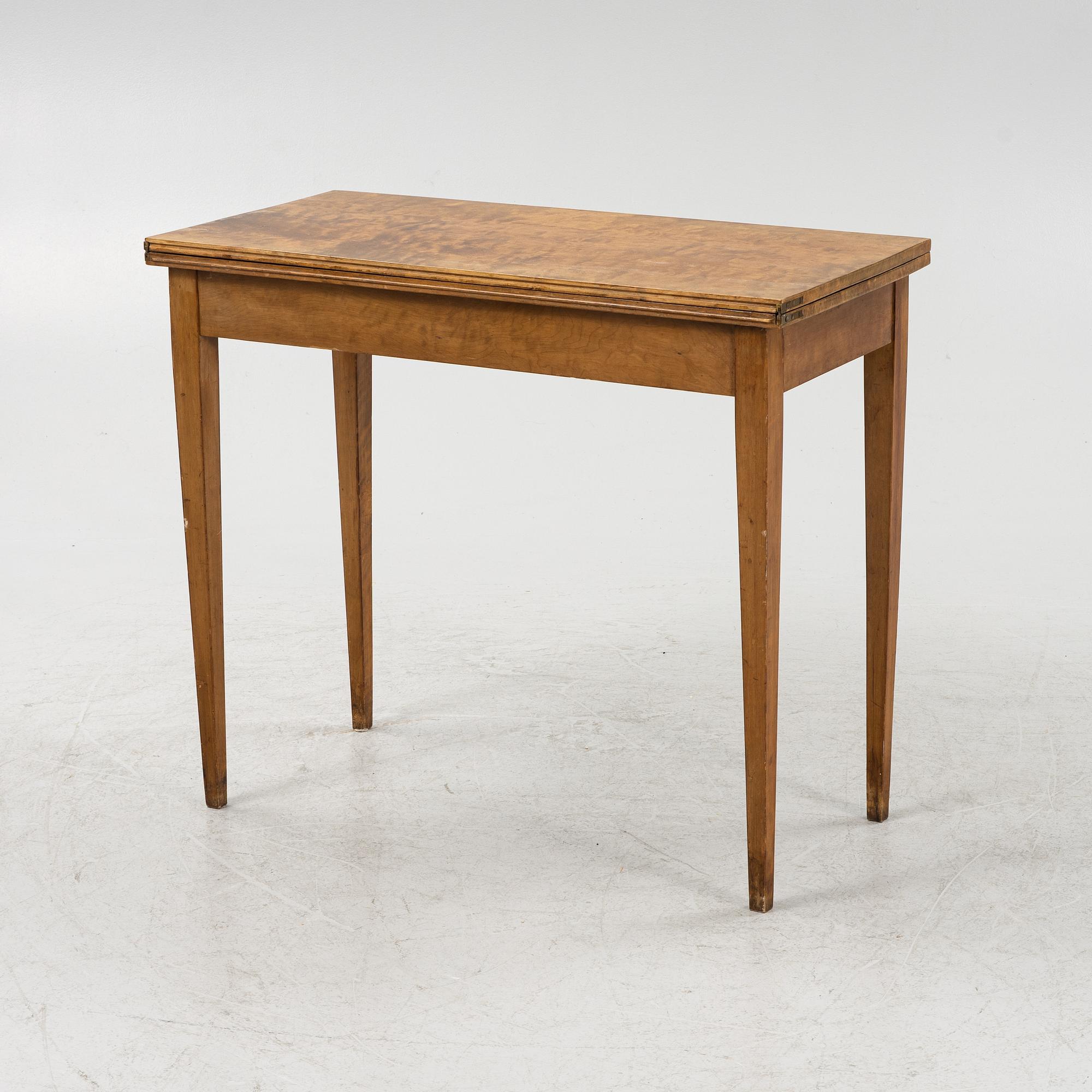 A birch card table, 20th Century.
