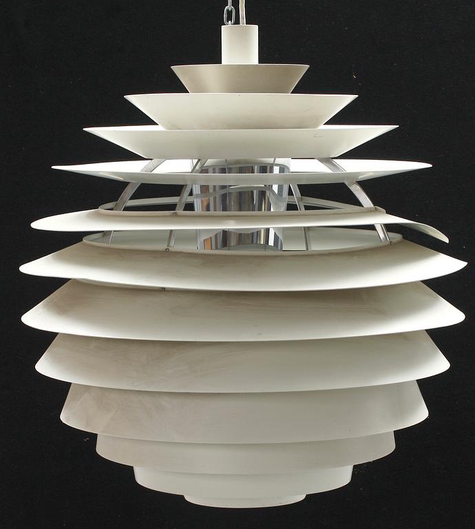 TAKLAMPA, "PH Globe", Poul Henningsen för Louis Poulsen. Modellen formgiven 1958. H 60.