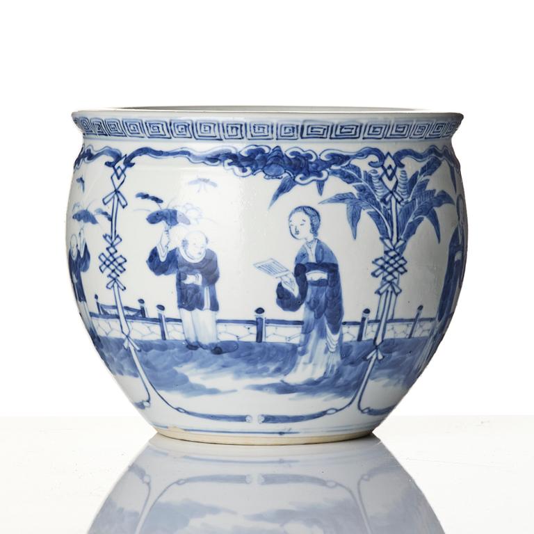 A Chinese blue and white porcelain flower pot, 20th century.