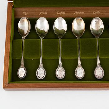 John Pinches Ltd, samlarskedar, 12 st, silver, Sheffield, England 1975.