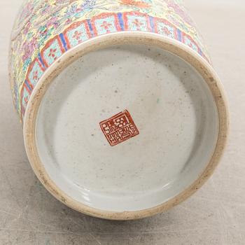 Golvvas Kina 1900-tal porslin.