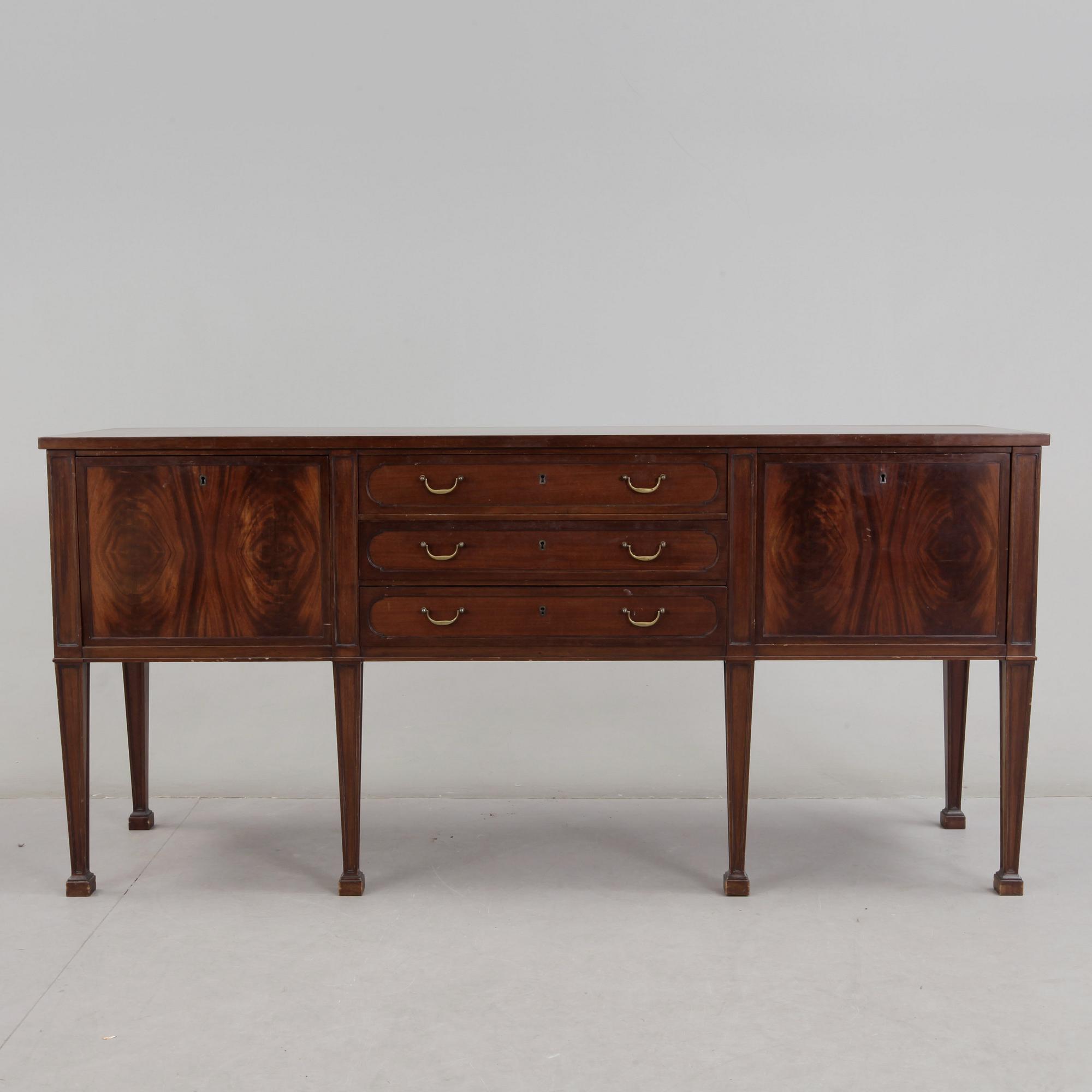 SIDEBOARD, troligen England, omkring 1900.