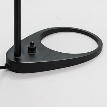 Arne Jacobsen, bordslampa, "AJ" mini, Louis Poulsen, Danmark.