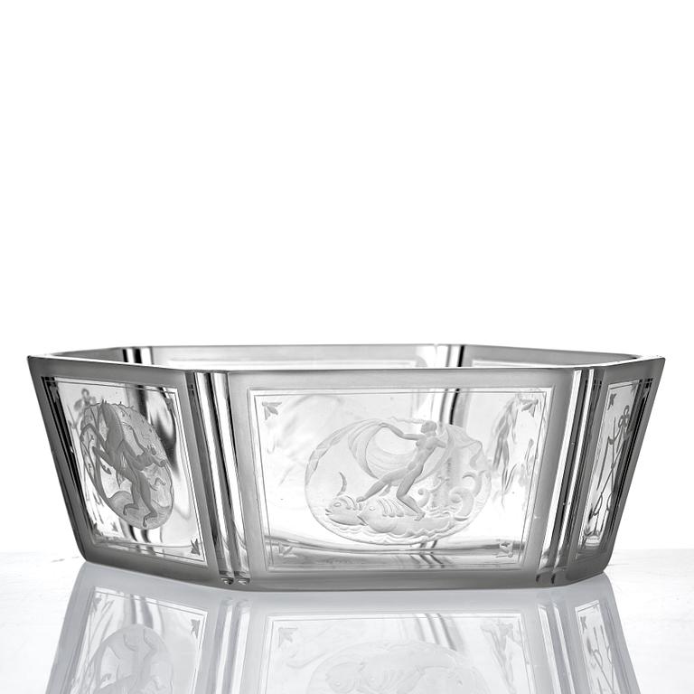 Simon Gate, an engraved glass bowl, Orrefors, Sweden 1946, model 372.
